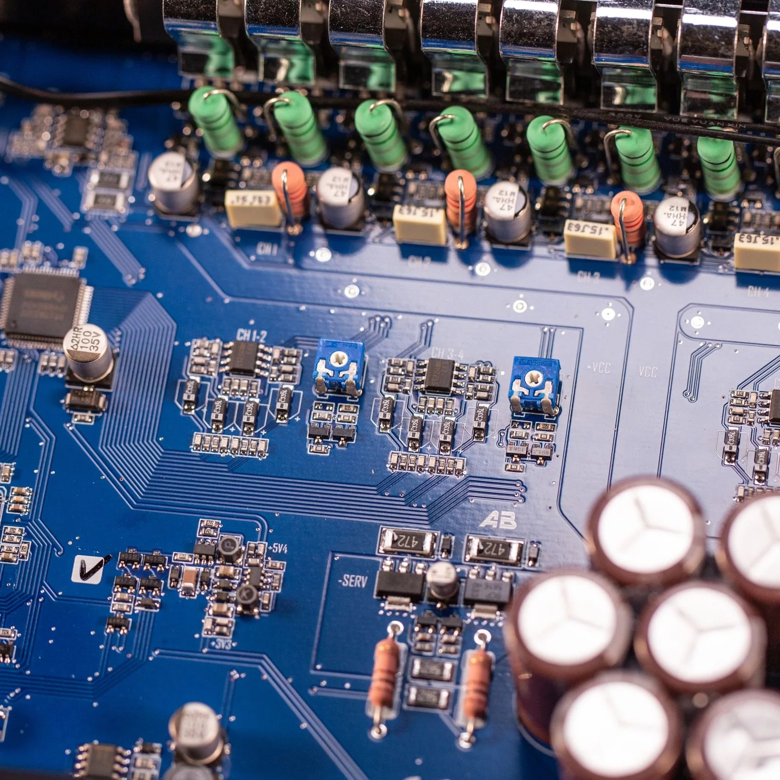Mosconi One 6|10 DSP 6 kanallı yüksek kaliteli DSP amplifikatör